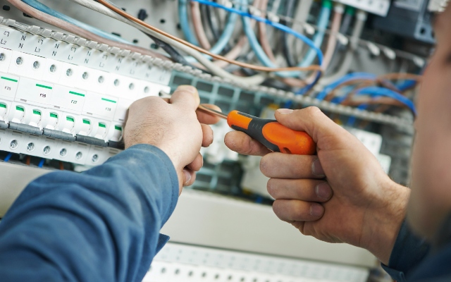 Commercial Electrical Service Image